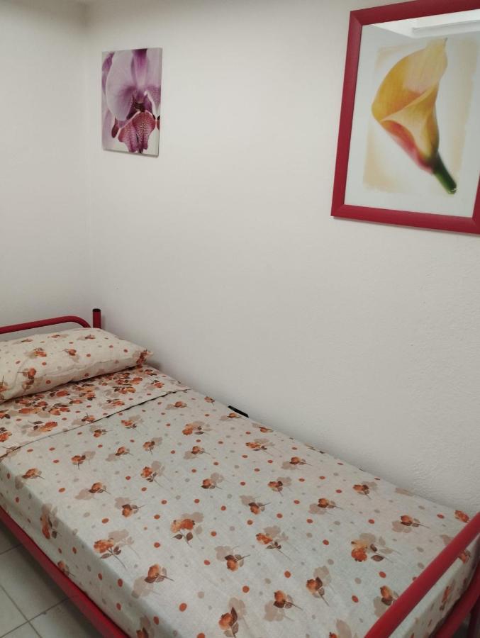 Casa Vacanze Cettina Home 3 Mt 50 Dal Mare Terra Mala Exterior foto