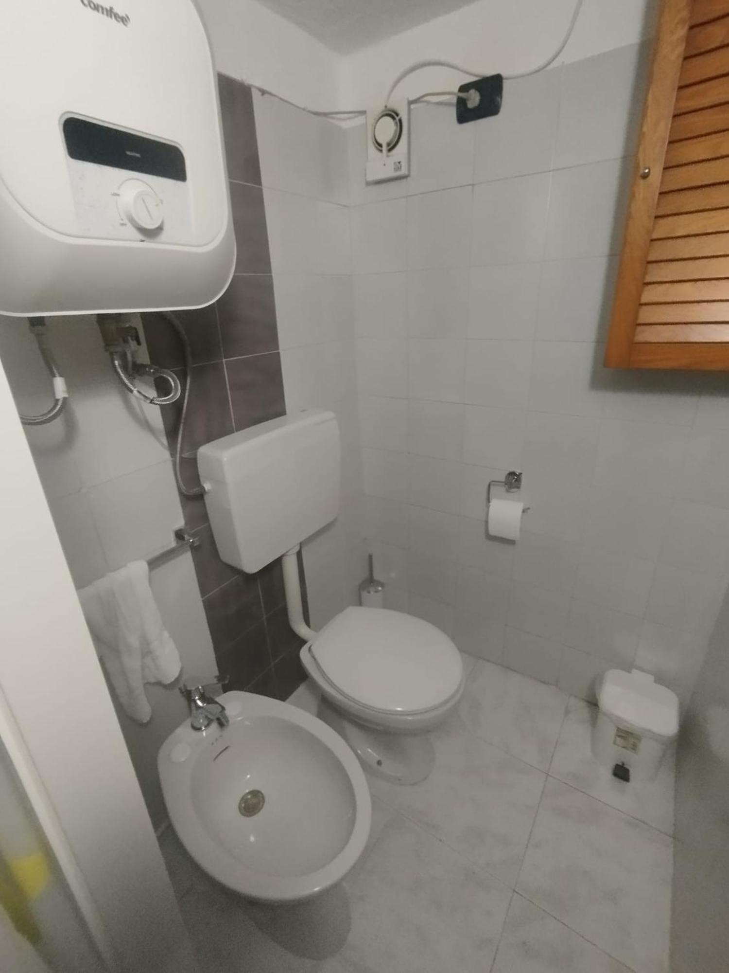 Casa Vacanze Cettina Home 3 Mt 50 Dal Mare Terra Mala Exterior foto